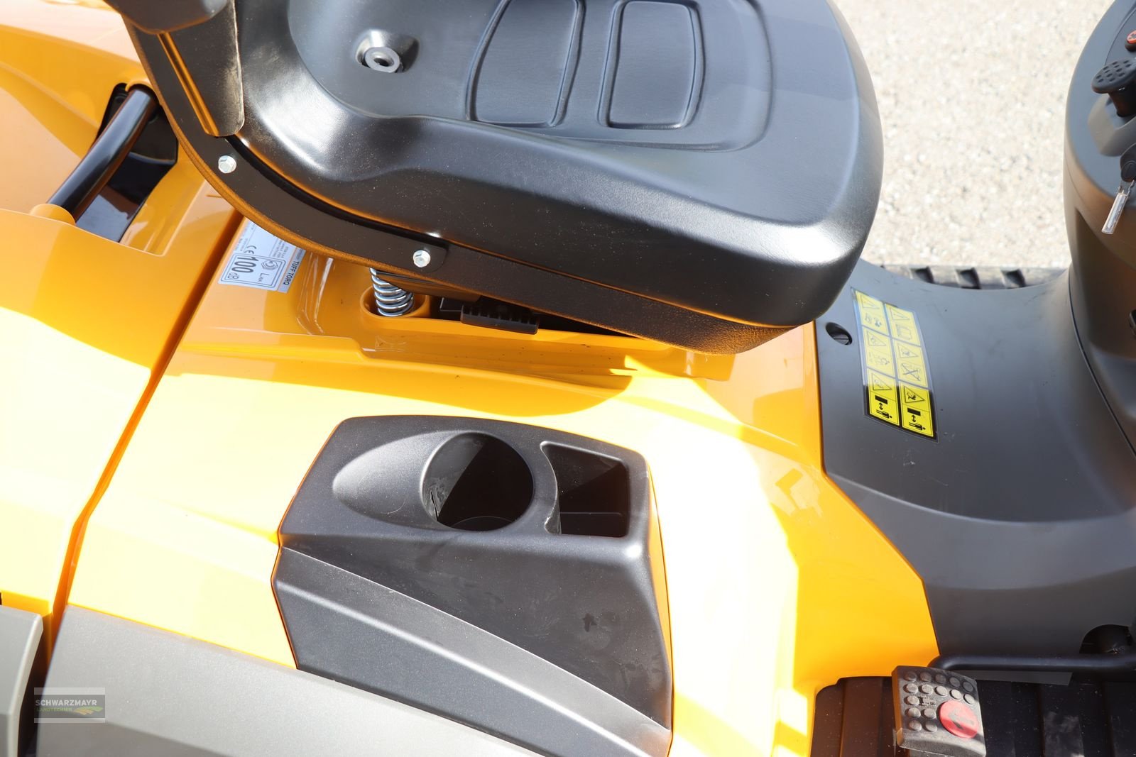 Rasentraktor des Typs Stiga ESTATE 9102 W, Neumaschine in Aurolzmünster (Bild 17)