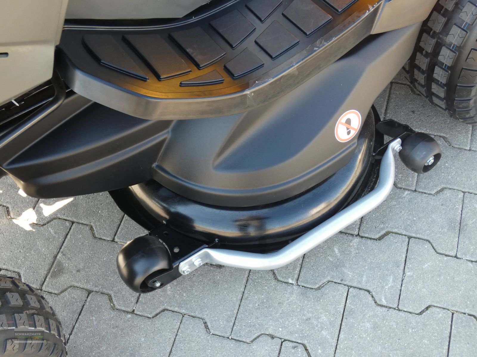 Rasentraktor des Typs Stiga ESTATE 9102 WX, Neumaschine in Gampern (Bild 13)