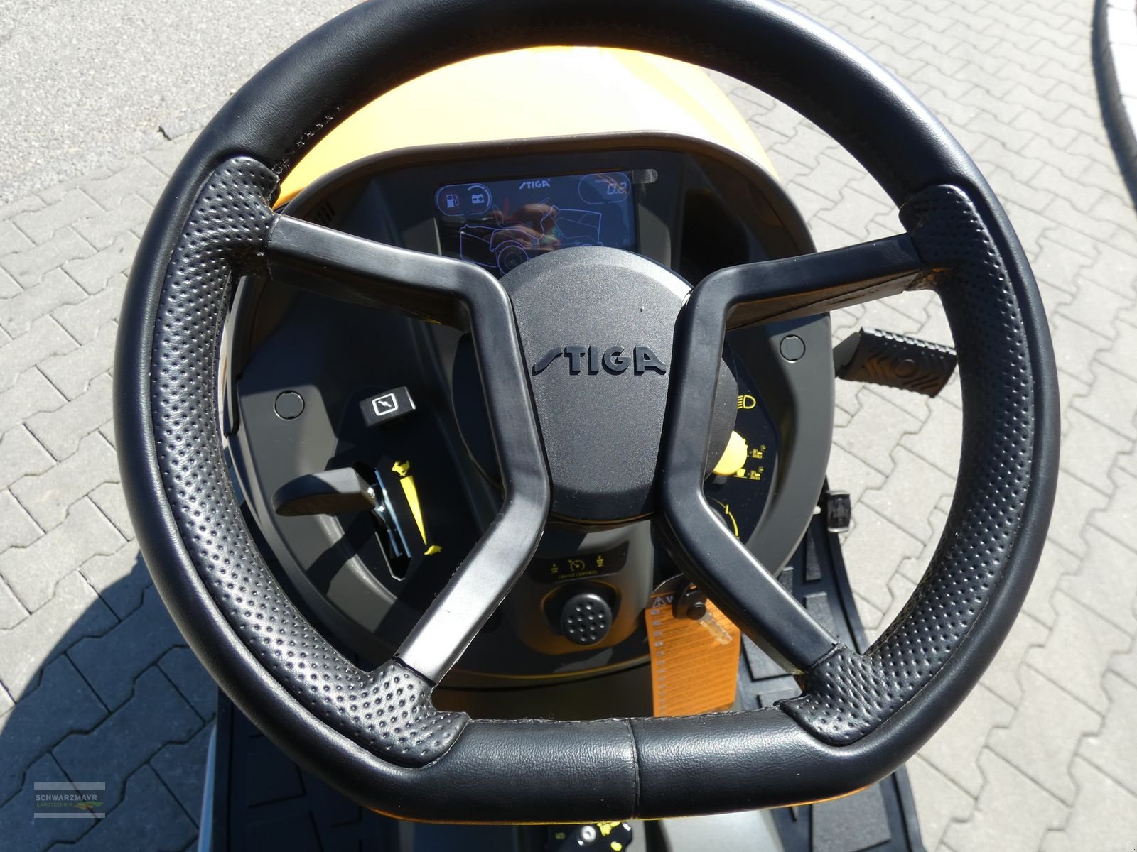 Rasentraktor des Typs Stiga ESTATE 9102 WX, Neumaschine in Gampern (Bild 9)