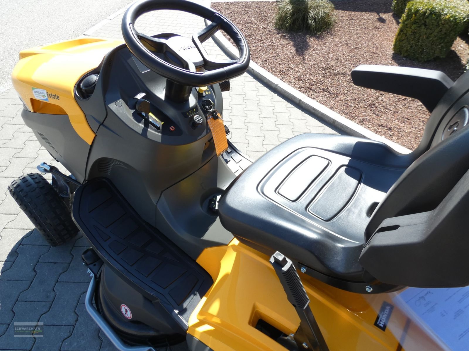 Rasentraktor des Typs Stiga ESTATE 9102 WX, Neumaschine in Gampern (Bild 8)