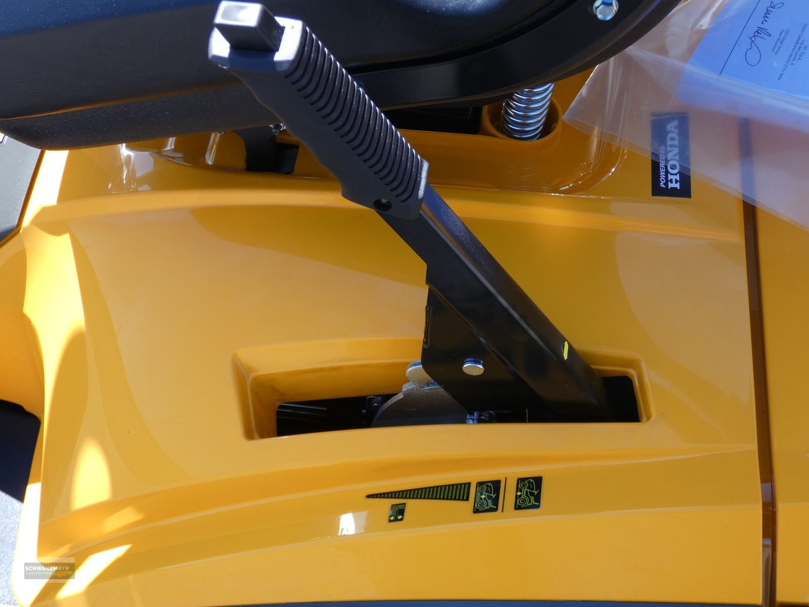 Rasentraktor des Typs Stiga ESTATE 9102 WX, Neumaschine in Gampern (Bild 12)