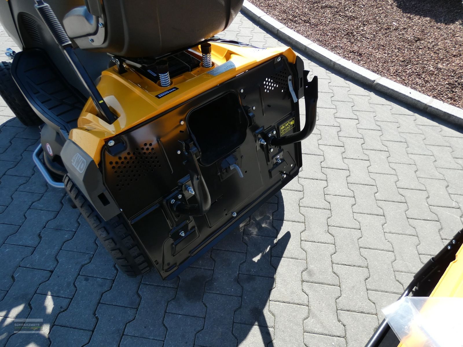 Rasentraktor del tipo Stiga ESTATE 9102 WX, Neumaschine In Gampern (Immagine 23)