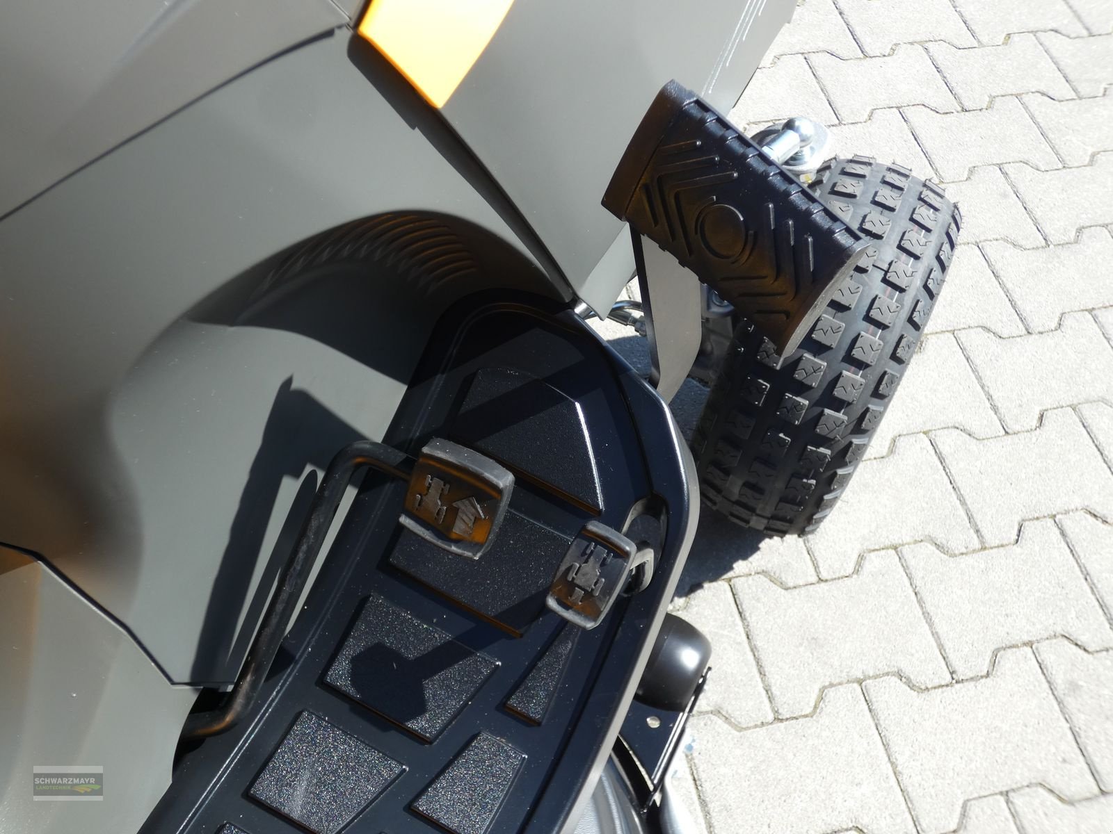 Rasentraktor del tipo Stiga ESTATE 9102 WX, Neumaschine In Gampern (Immagine 16)