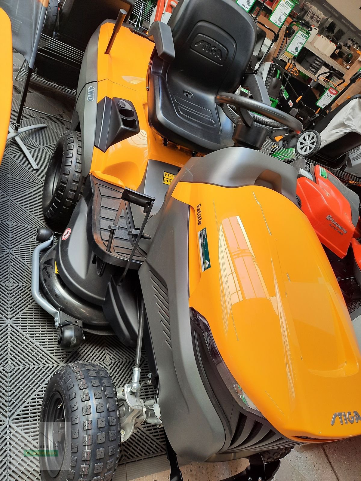 Rasentraktor des Typs Stiga ESTATE 9102WX, Neumaschine in Engerwitzdorf (Bild 2)