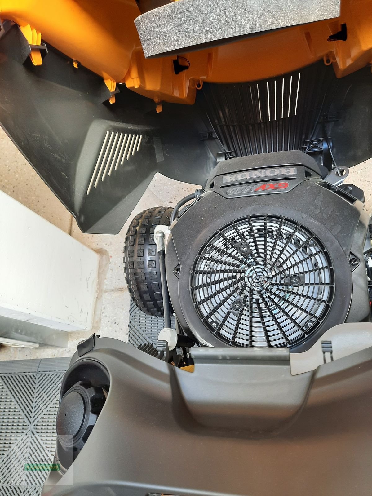 Rasentraktor des Typs Stiga ESTATE 9102WX, Neumaschine in Engerwitzdorf (Bild 3)