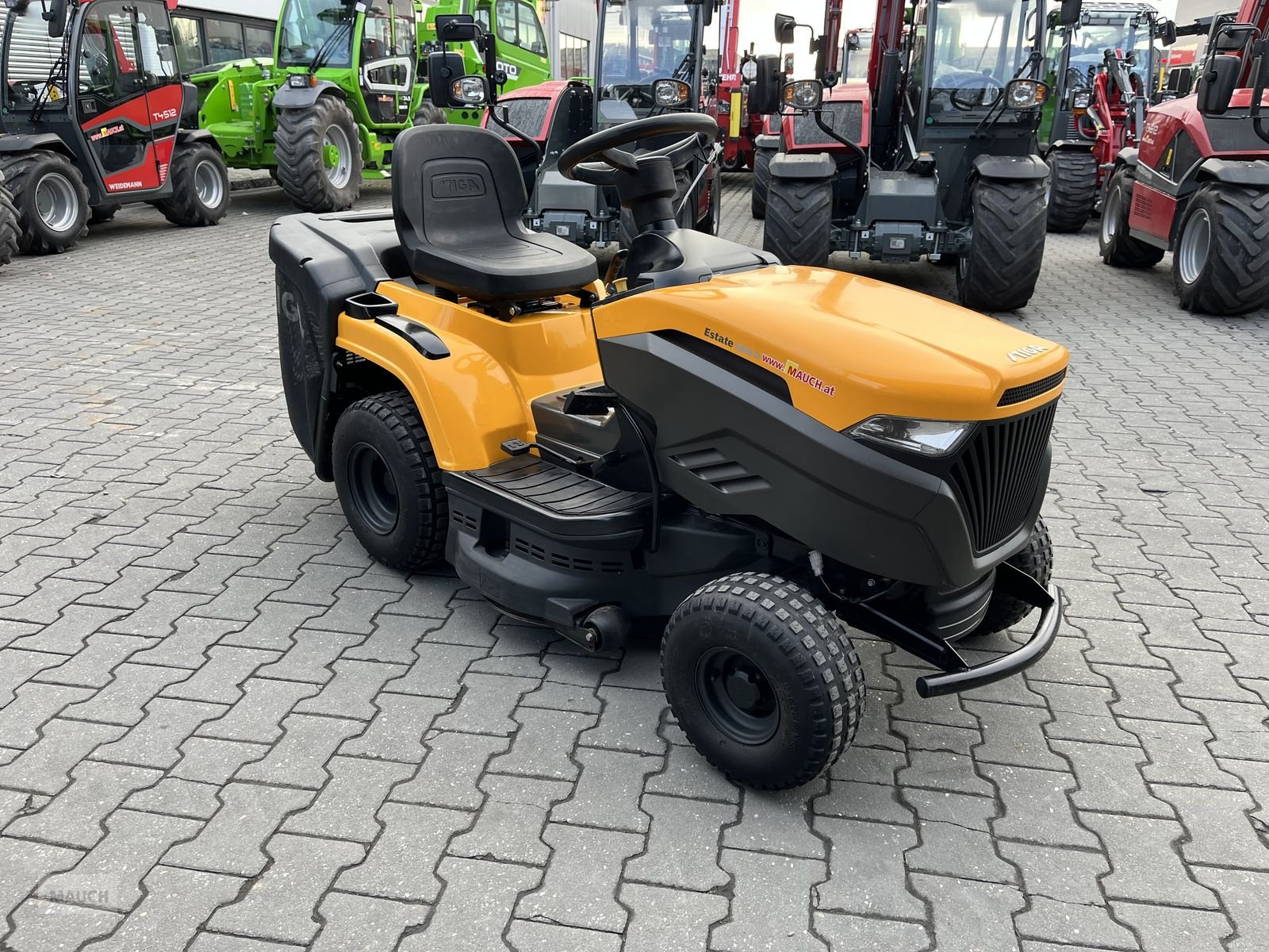 Rasentraktor des Typs Stiga Estate MPST 84 Hydrostat, Gebrauchtmaschine in Burgkirchen (Bild 2)
