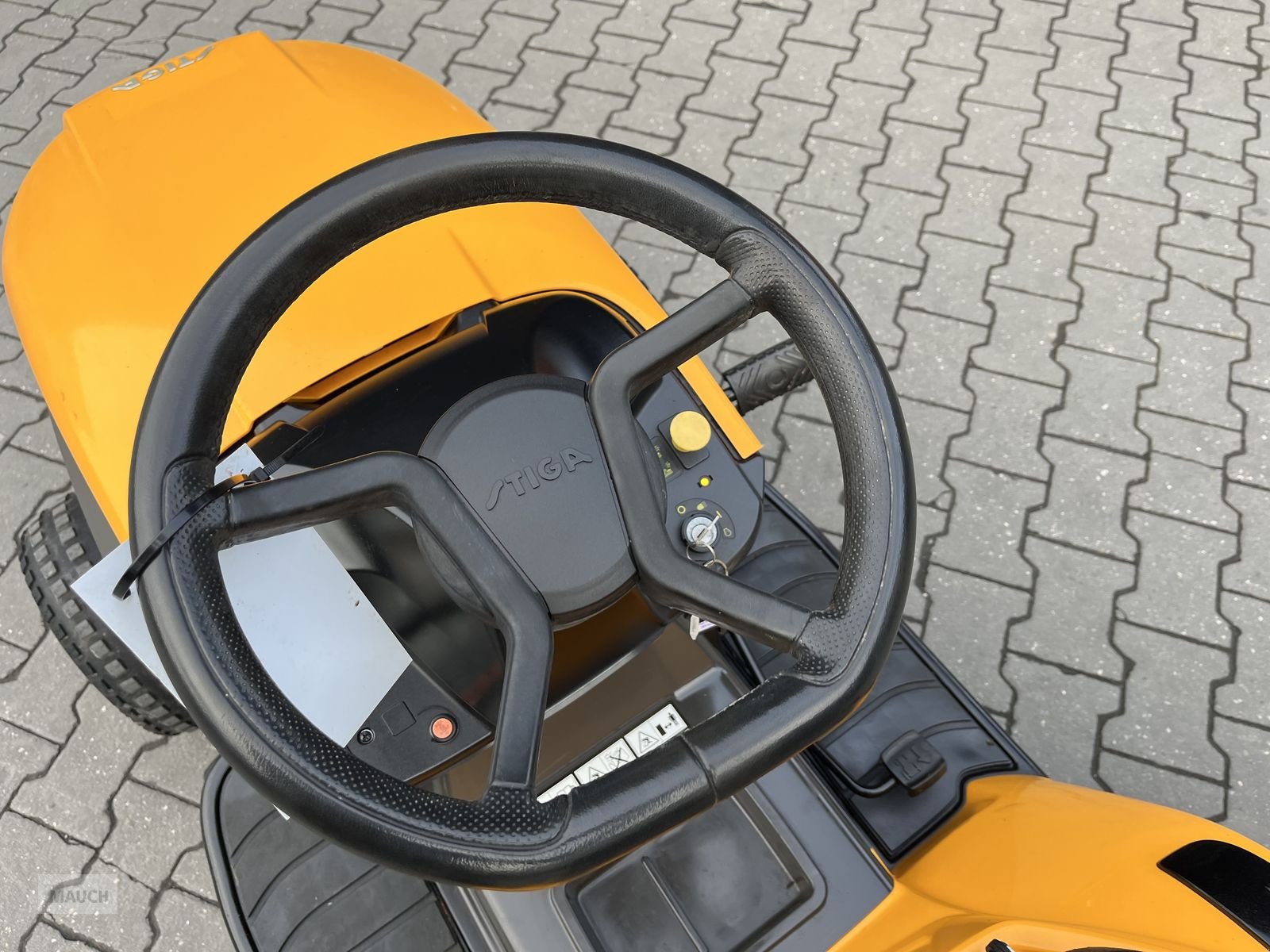 Rasentraktor des Typs Stiga Estate MPST 84 Hydrostat, Gebrauchtmaschine in Burgkirchen (Bild 11)