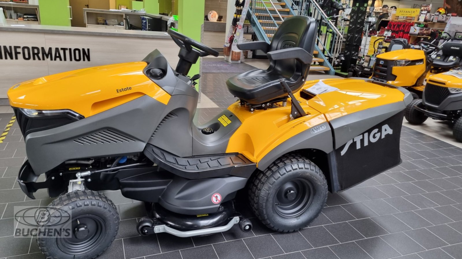 Rasentraktor del tipo Stiga Estate Pro 9102 WX Allrad, Neumaschine In Olpe (Immagine 7)