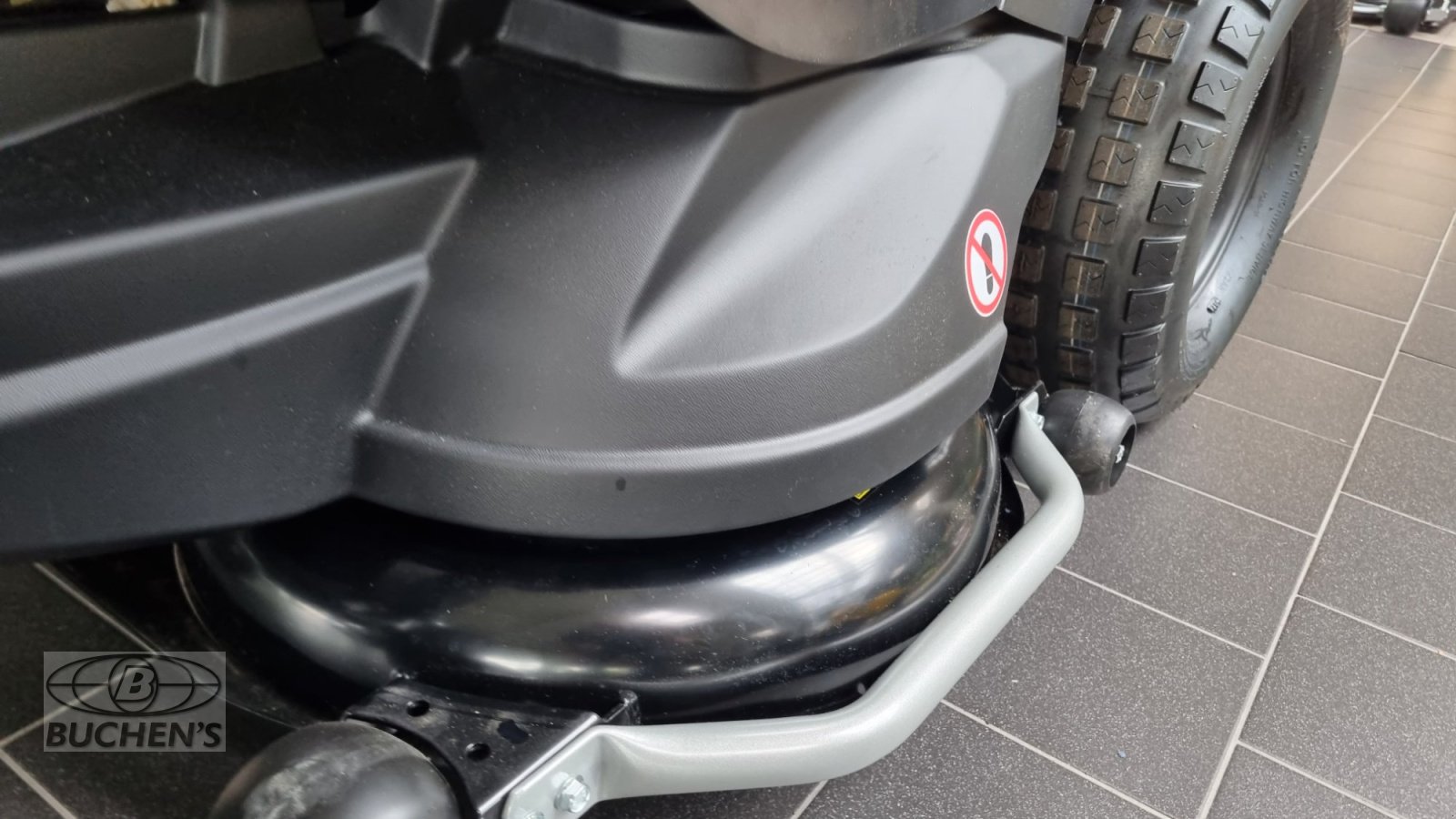 Rasentraktor del tipo Stiga Estate Pro 9102 WX Allrad, Neumaschine In Olpe (Immagine 9)