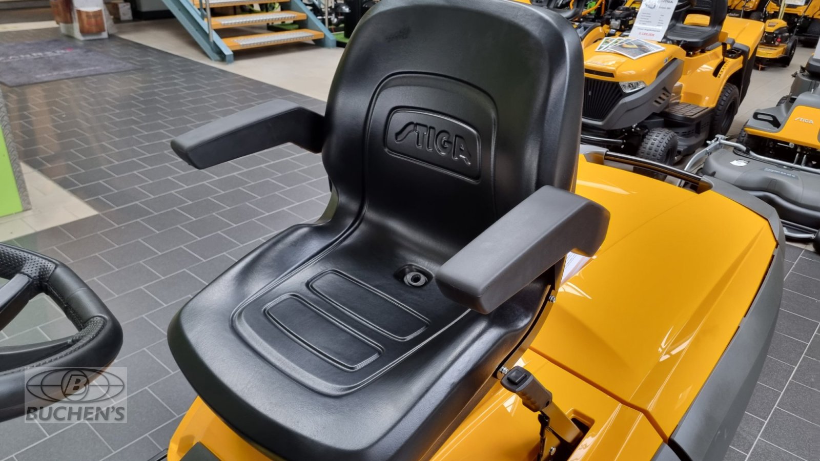 Rasentraktor del tipo Stiga Estate Pro 9102 WX Allrad, Neumaschine In Olpe (Immagine 11)