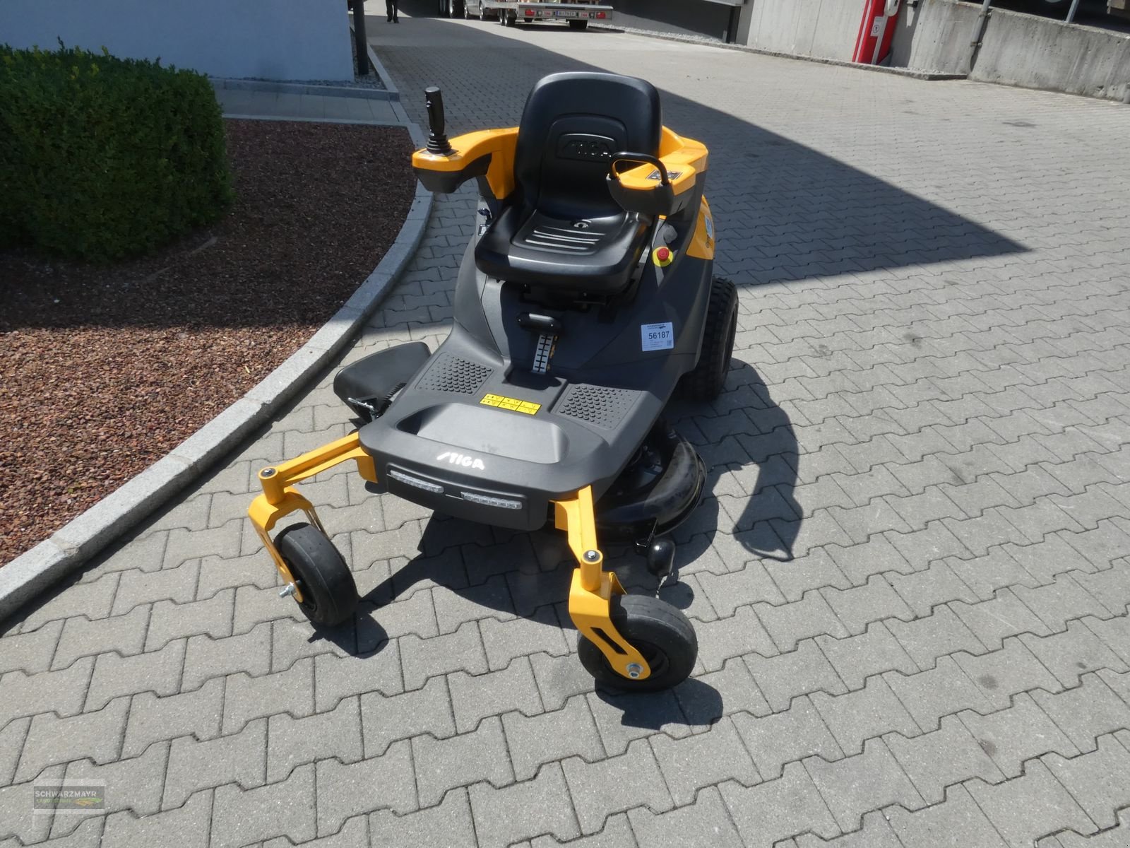 Rasentraktor del tipo Stiga Gyro 700e Zero Turn, Neumaschine en Gampern (Imagen 2)