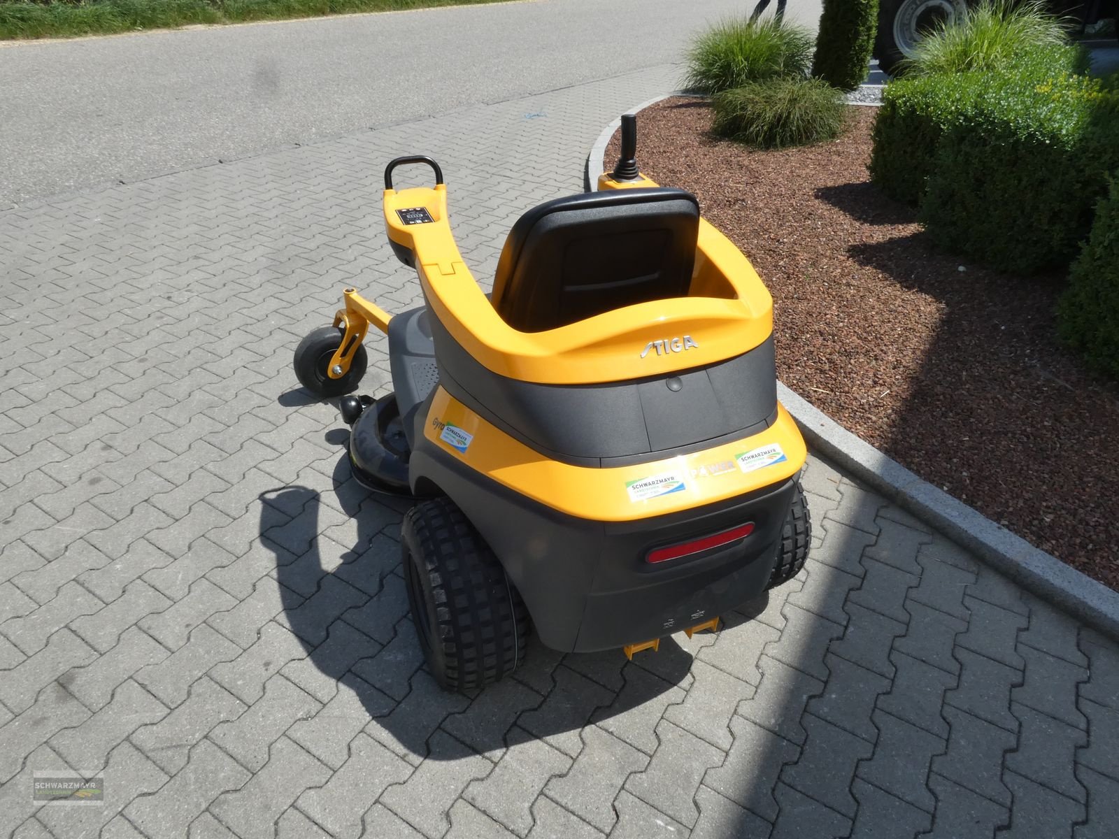Rasentraktor del tipo Stiga Gyro 700e Zero Turn, Neumaschine en Gampern (Imagen 7)