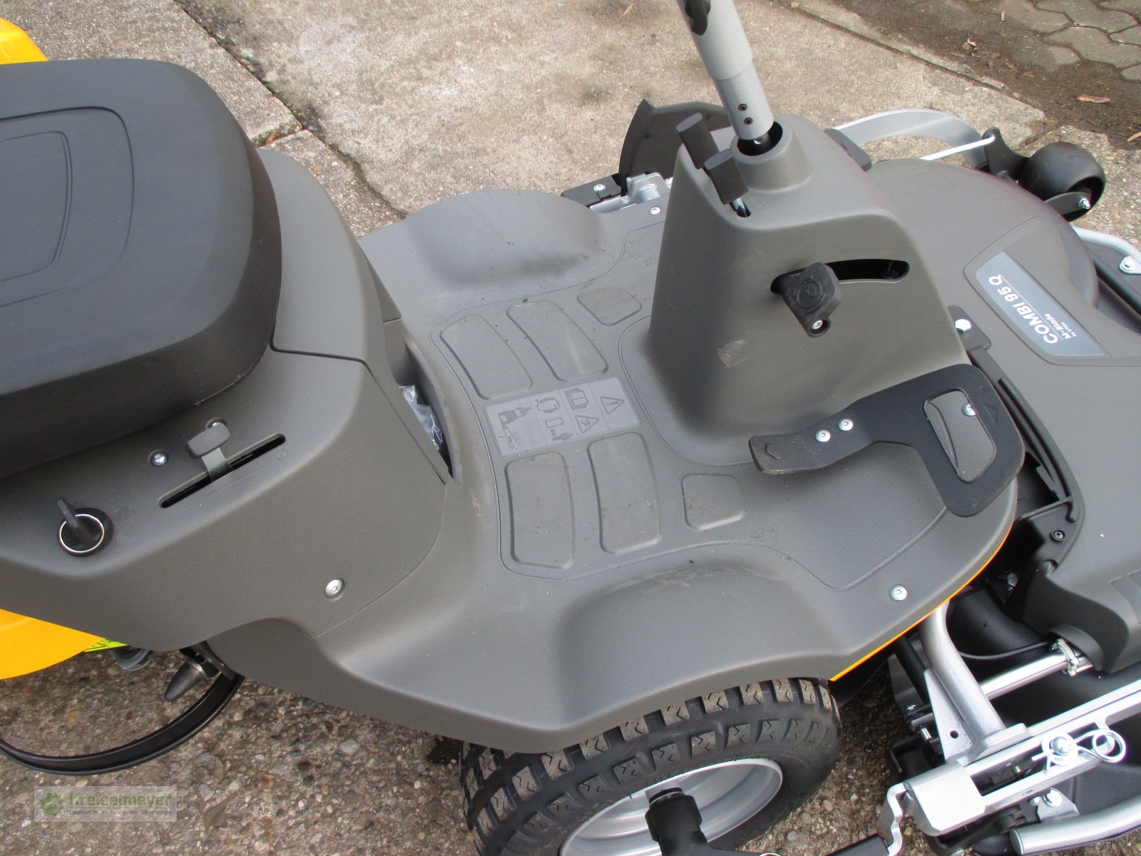 Rasentraktor a típus Stiga Park 300 mit Mähwerk Combi 95 Q Knicklenker Frontmäher, Neumaschine ekkor: Feuchtwangen (Kép 8)