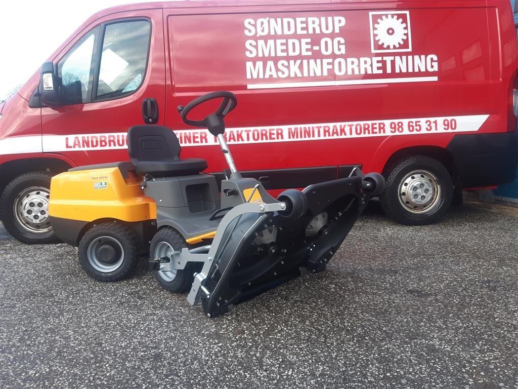 Rasentraktor typu Stiga Park 300 RC BEMÆRK INCL. 95 cm kombi klippebor, Gebrauchtmaschine v Suldrup (Obrázek 2)