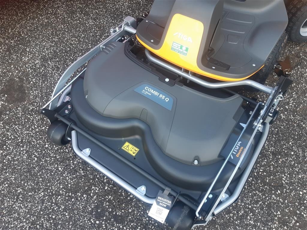 Rasentraktor typu Stiga Park 300 RC BEMÆRK INCL. 95 cm kombi klippebor, Gebrauchtmaschine v Suldrup (Obrázek 3)