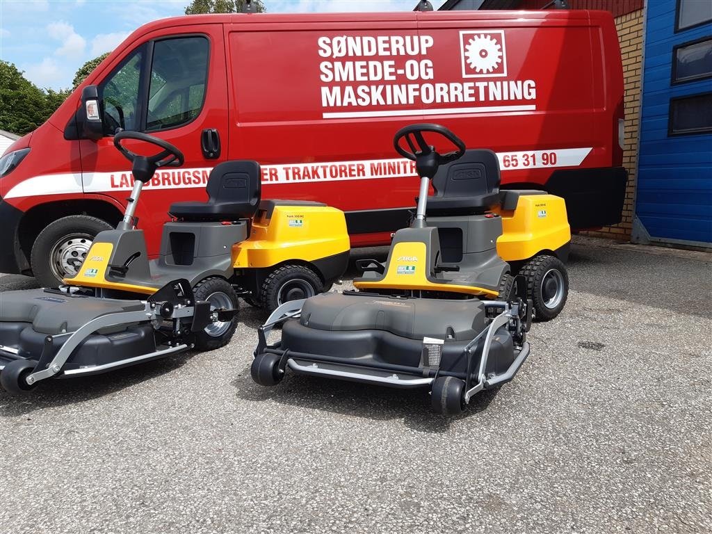 Rasentraktor typu Stiga Park 300 RC BEMÆRK INCL. 95 cm kombi klippebor, Gebrauchtmaschine v Suldrup (Obrázek 1)
