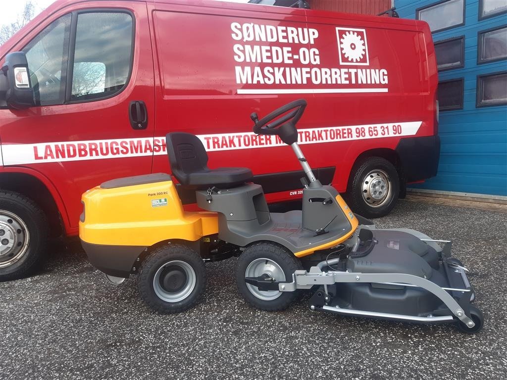 Rasentraktor des Typs Stiga Park 300 RC NY, Gebrauchtmaschine in Suldrup (Bild 6)