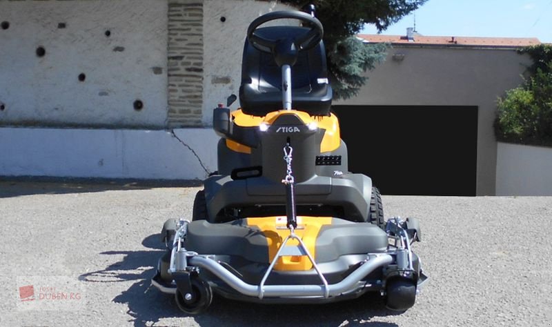 Rasentraktor des Typs Stiga Park 500 W & Combi 100 Q Plus, Neumaschine in Ziersdorf (Bild 2)