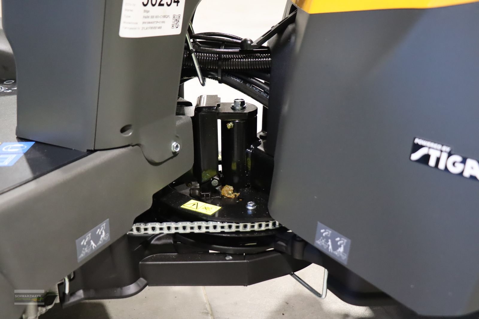 Rasentraktor des Typs Stiga PARK 500 WX+Combi 100 Q Plus, Neumaschine in Gampern (Bild 14)