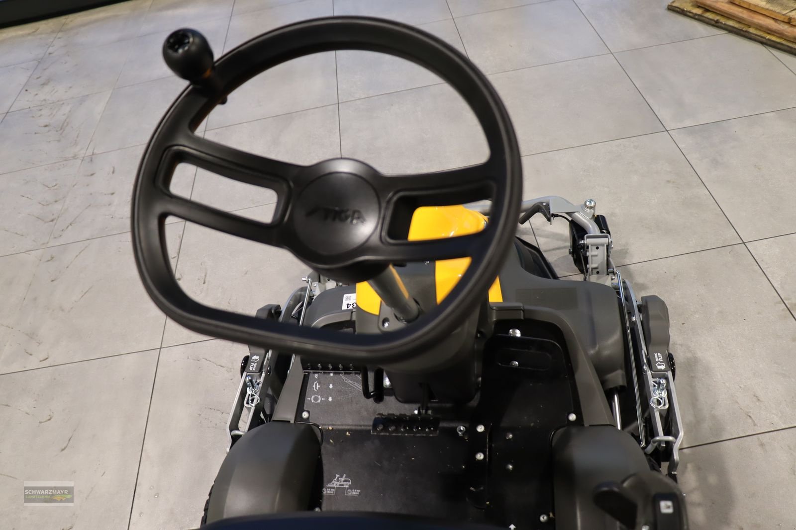 Rasentraktor des Typs Stiga PARK 500 WX Spezial, Neumaschine in Aurolzmünster (Bild 7)