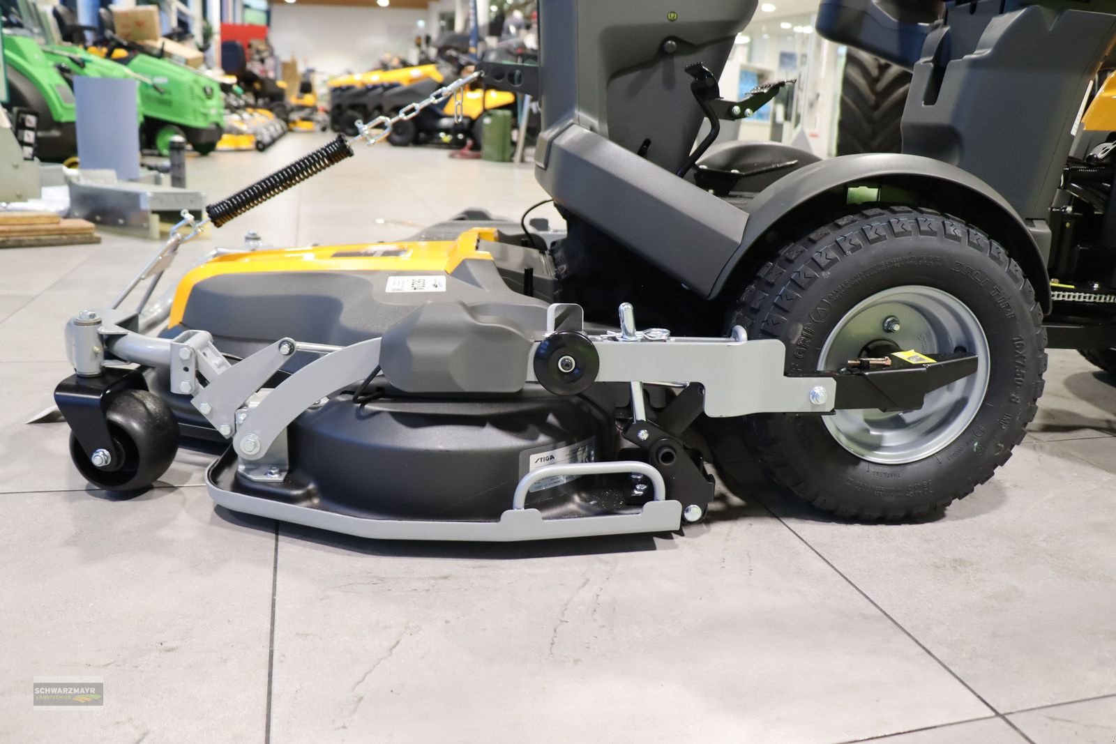 Rasentraktor des Typs Stiga PARK 500 WX Spezial, Neumaschine in Aurolzmünster (Bild 11)