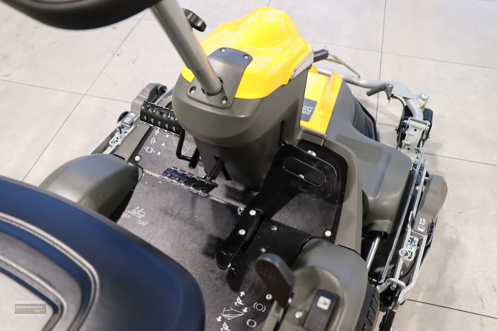 Rasentraktor des Typs Stiga PARK 500 WX Spezial, Neumaschine in Aurolzmünster (Bild 12)