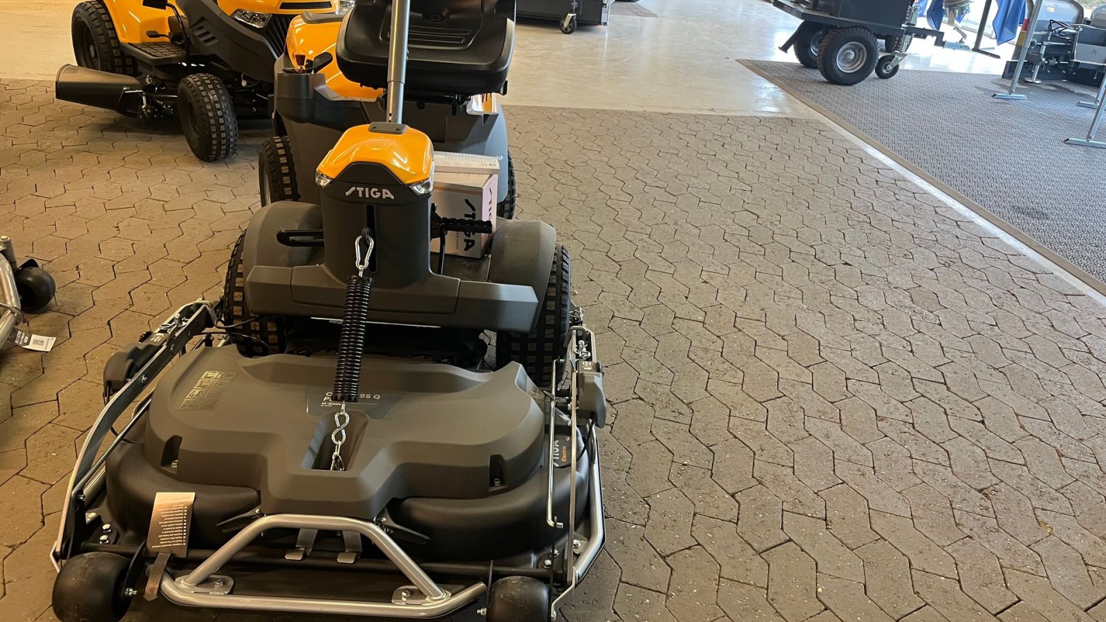 Rasentraktor tip Stiga Park 500W Inkl 95 cm klipper., Gebrauchtmaschine in Vejle (Poză 3)