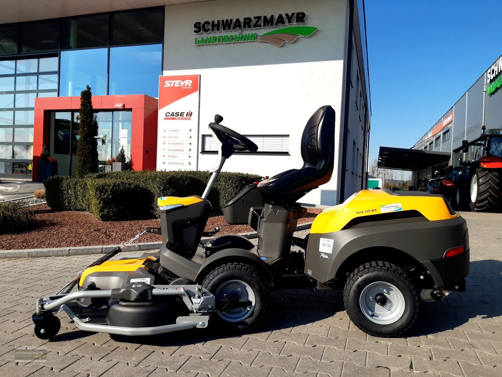 Rasentraktor des Typs Stiga PARK 700 WX, Neumaschine in Aurolzmünster (Bild 1)