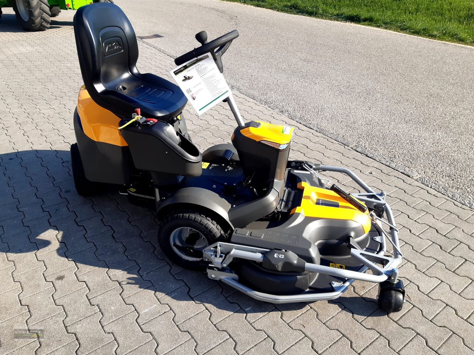 Rasentraktor des Typs Stiga PARK 700 WX, Neumaschine in Aurolzmünster (Bild 4)
