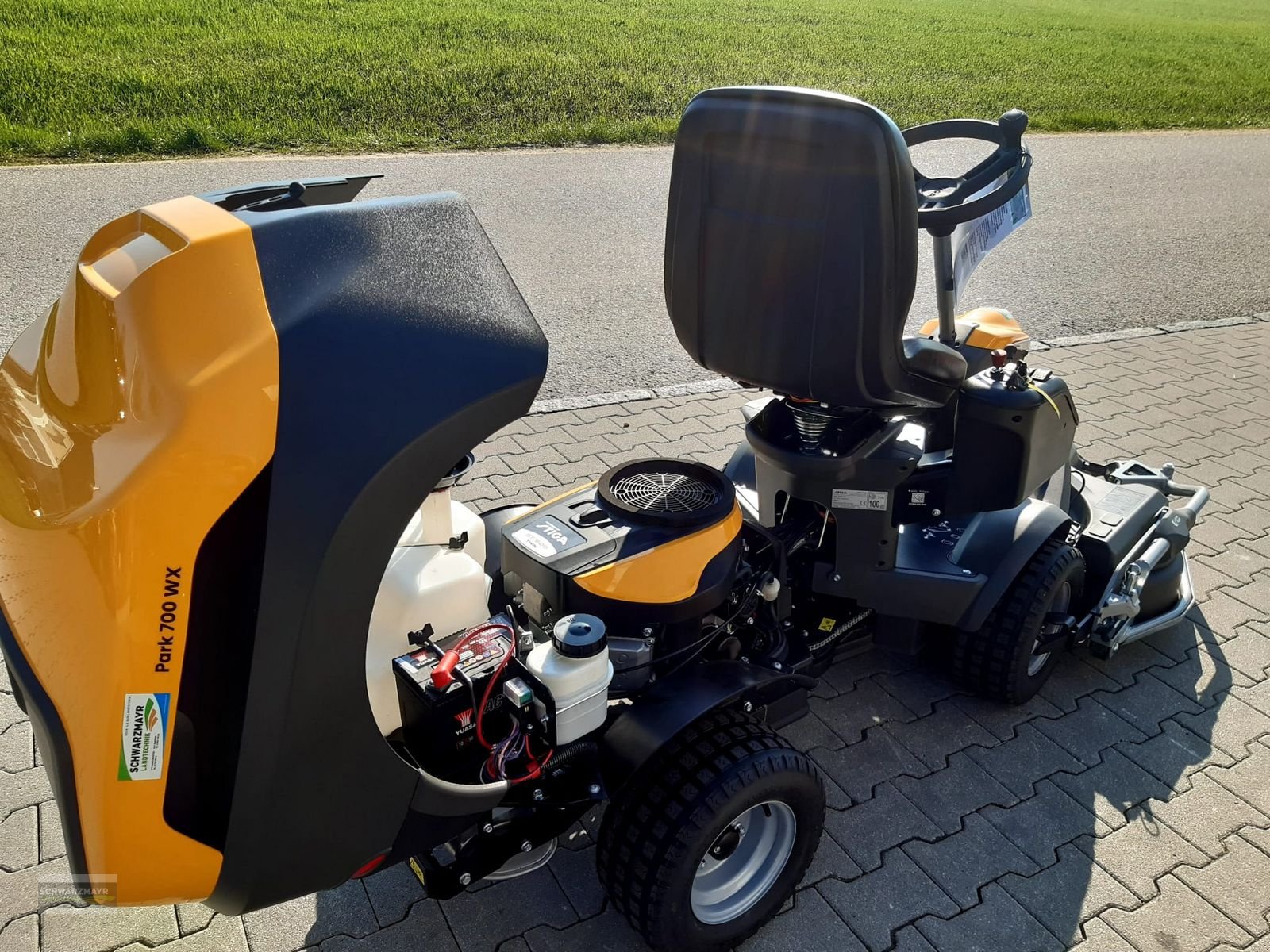Rasentraktor des Typs Stiga PARK 700 WX, Neumaschine in Aurolzmünster (Bild 20)