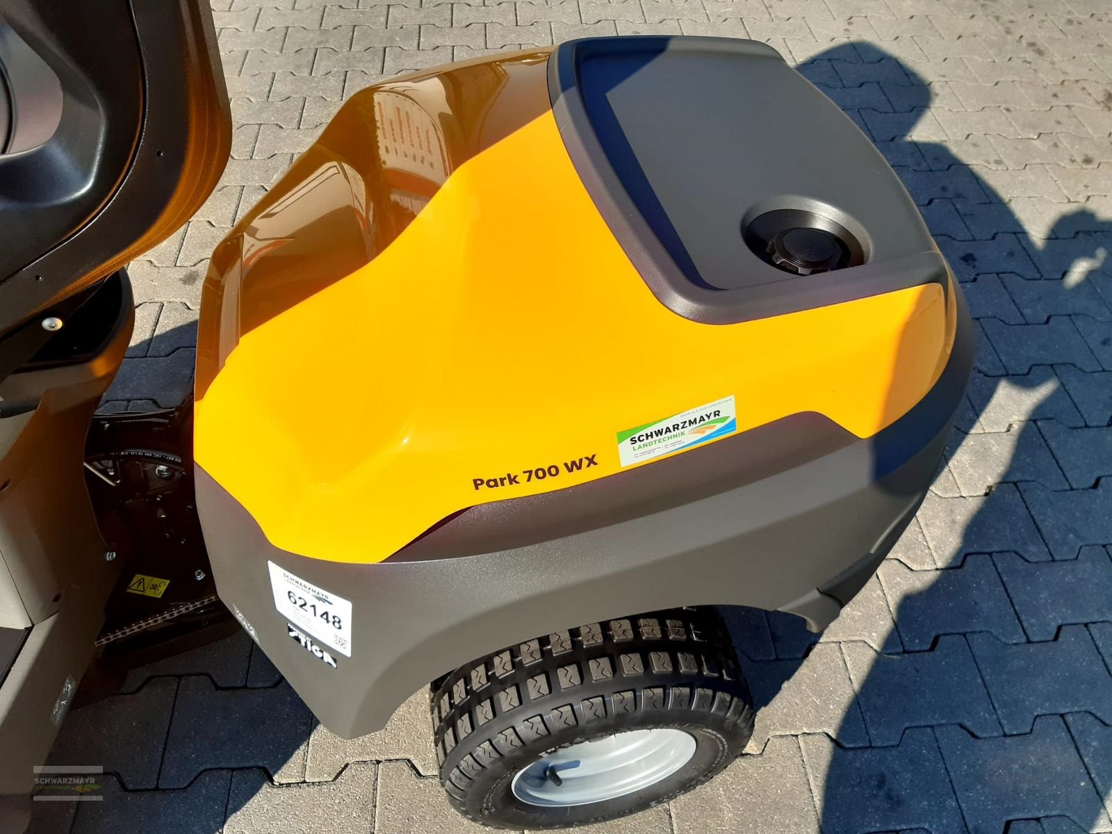 Rasentraktor des Typs Stiga PARK 700 WX, Neumaschine in Gampern (Bild 17)