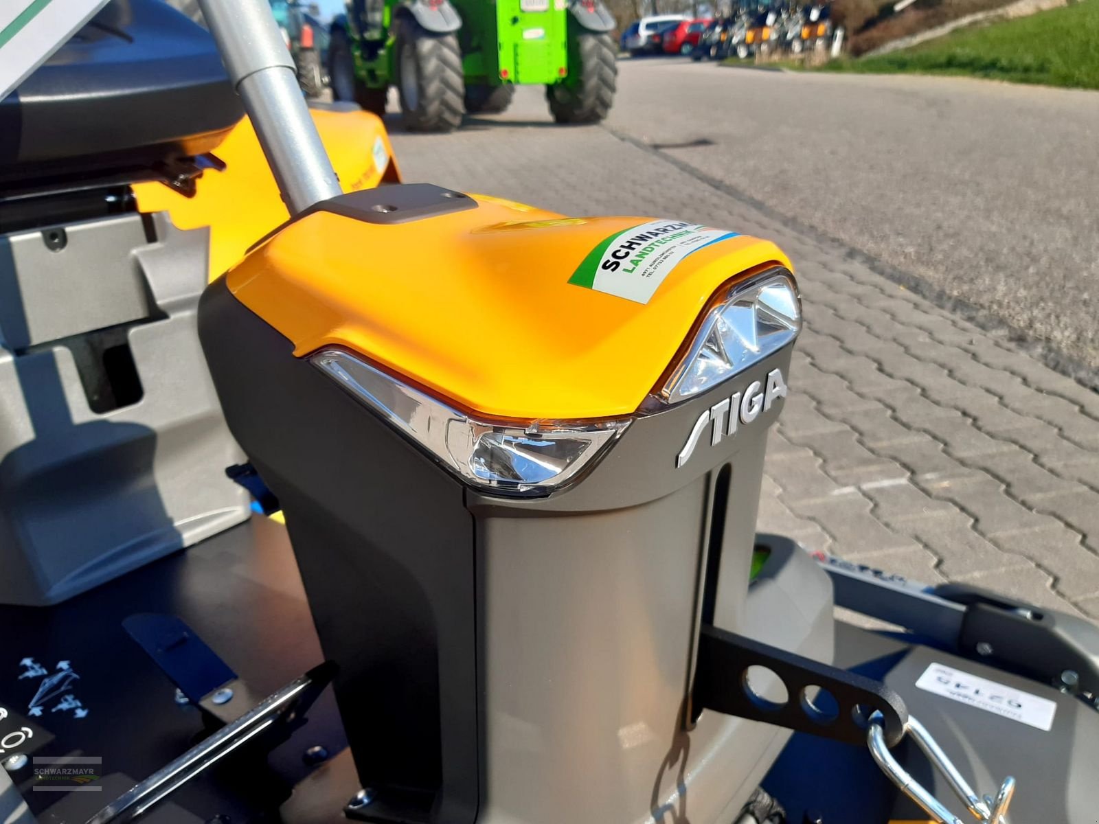 Rasentraktor des Typs Stiga PARK 700 WX, Neumaschine in Gampern (Bild 12)