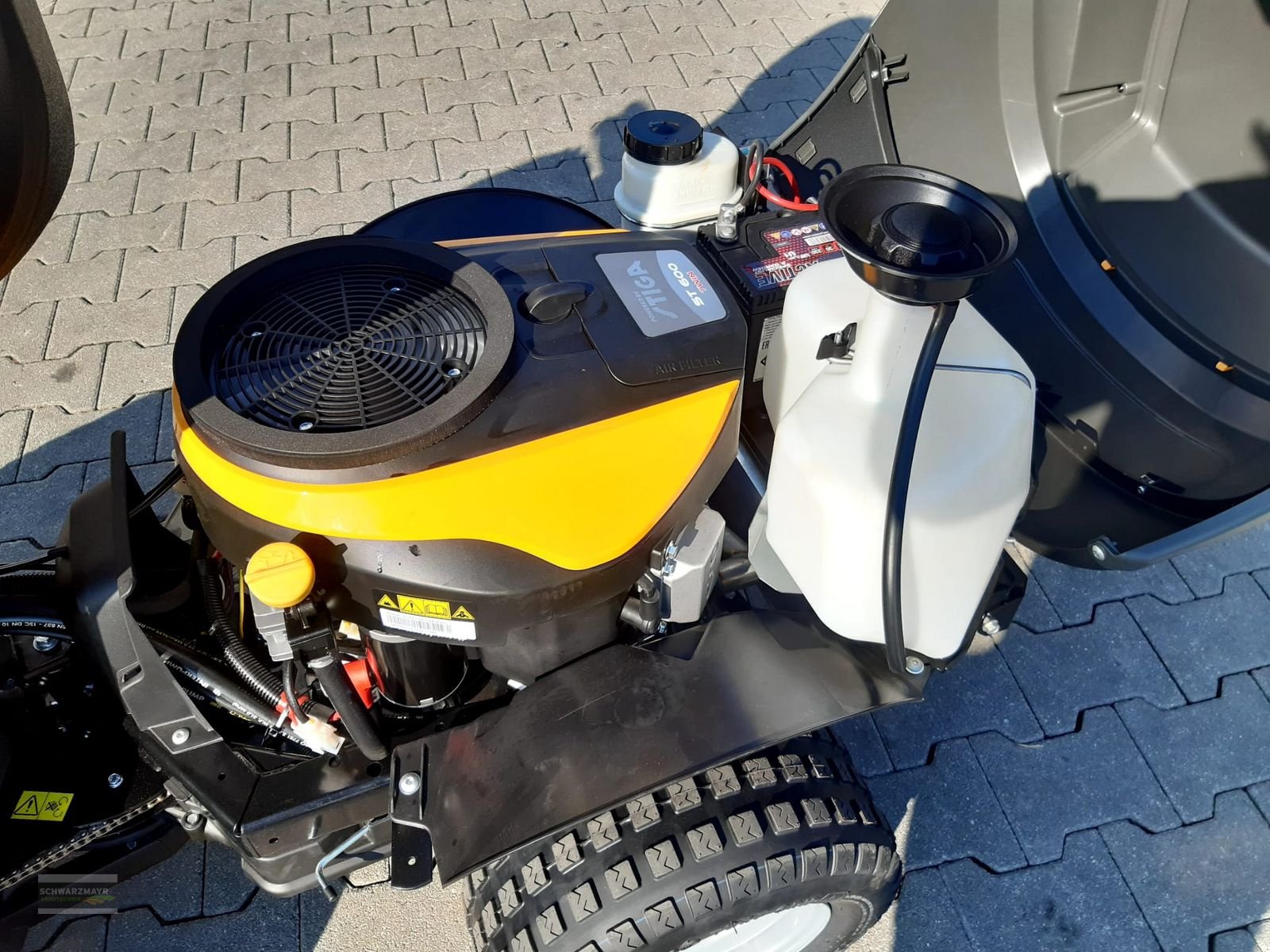 Rasentraktor des Typs Stiga PARK 700 WX, Neumaschine in Gampern (Bild 19)