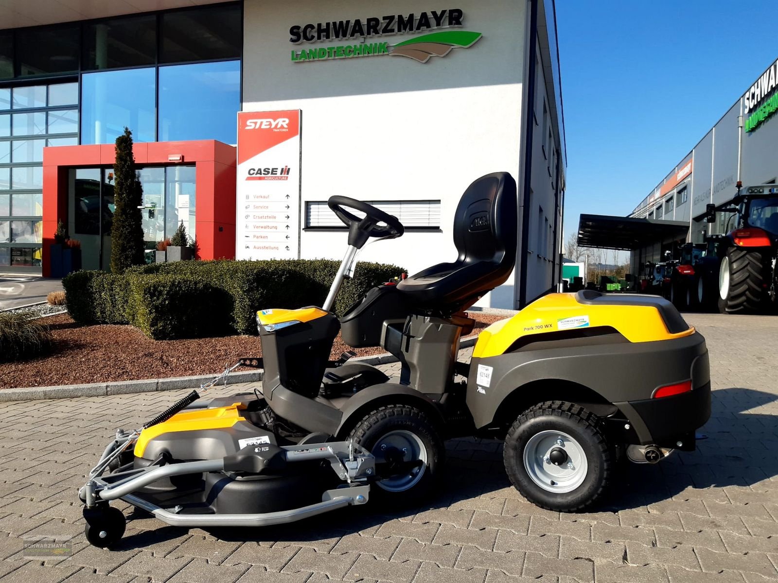 Rasentraktor des Typs Stiga PARK 700 WX, Neumaschine in Gampern (Bild 2)