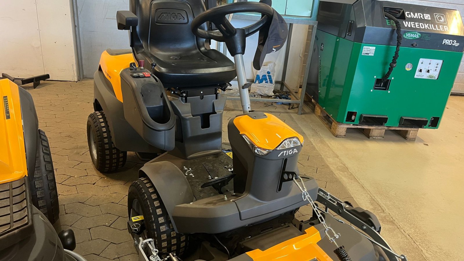 Rasentraktor типа Stiga Park 700WX Inkl combi 100 Q  pro klipper, Gebrauchtmaschine в Vejle (Фотография 2)
