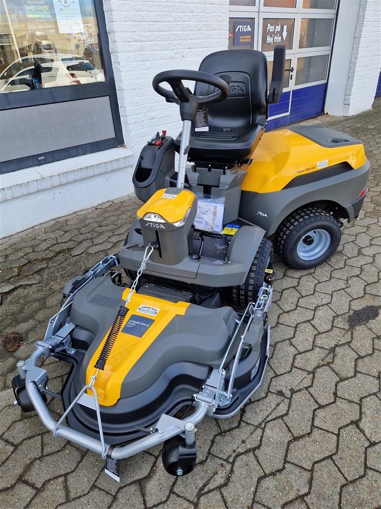 Rasentraktor des Typs Stiga Park 700WX, Gebrauchtmaschine in Sørvad (Bild 1)