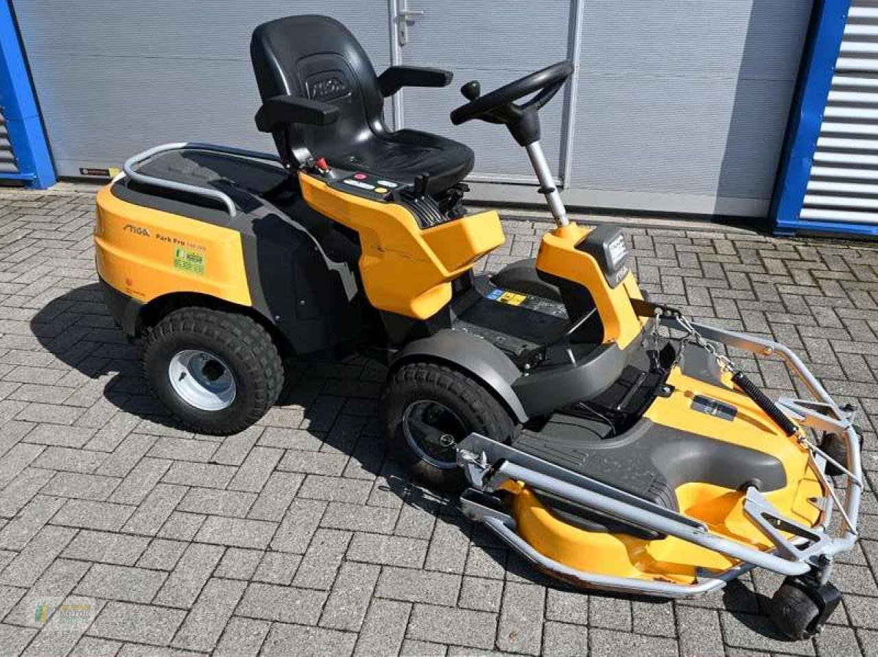 Rasentraktor tip Stiga PARK PRO 740 IOX, Gebrauchtmaschine in Cloppenburg (Poză 2)
