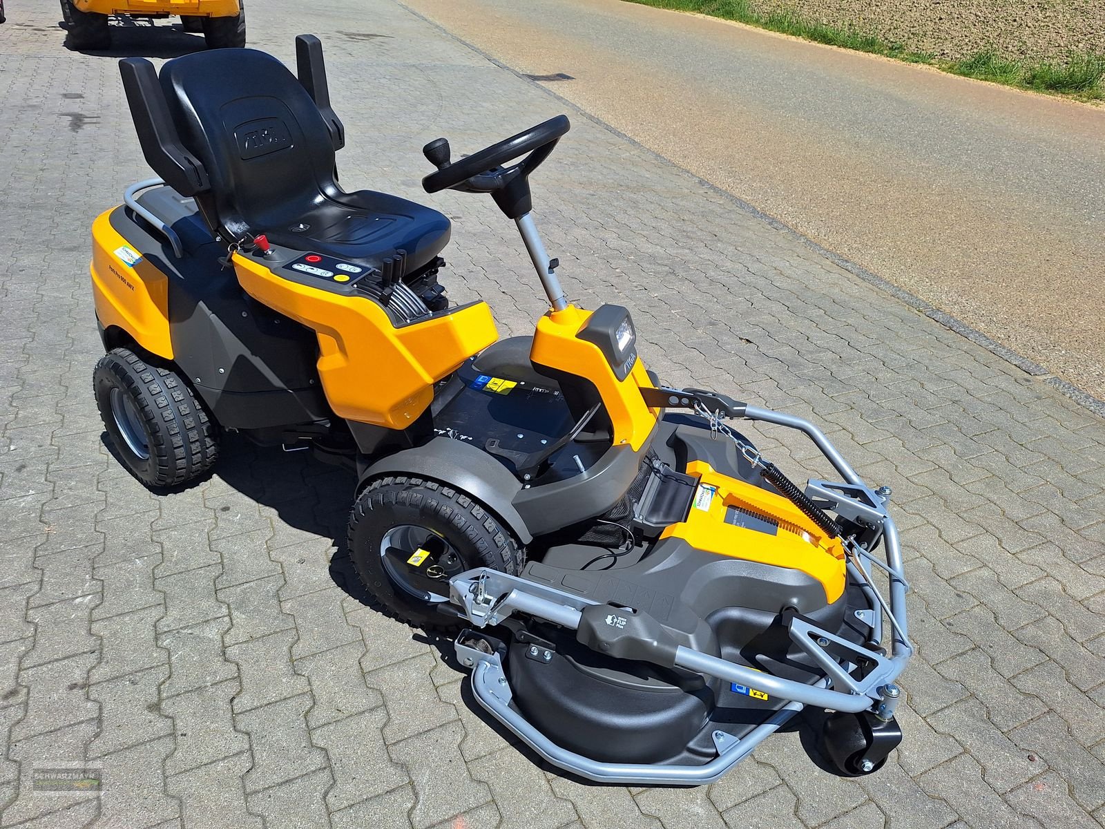 Rasentraktor des Typs Stiga PARK PRO 900 AWX, Neumaschine in Aurolzmünster (Bild 4)