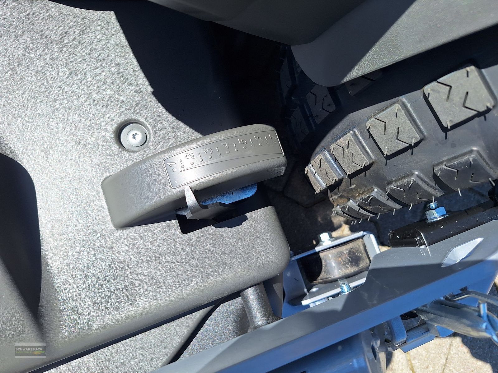 Rasentraktor des Typs Stiga PARK PRO 900 AWX, Neumaschine in Aurolzmünster (Bild 9)