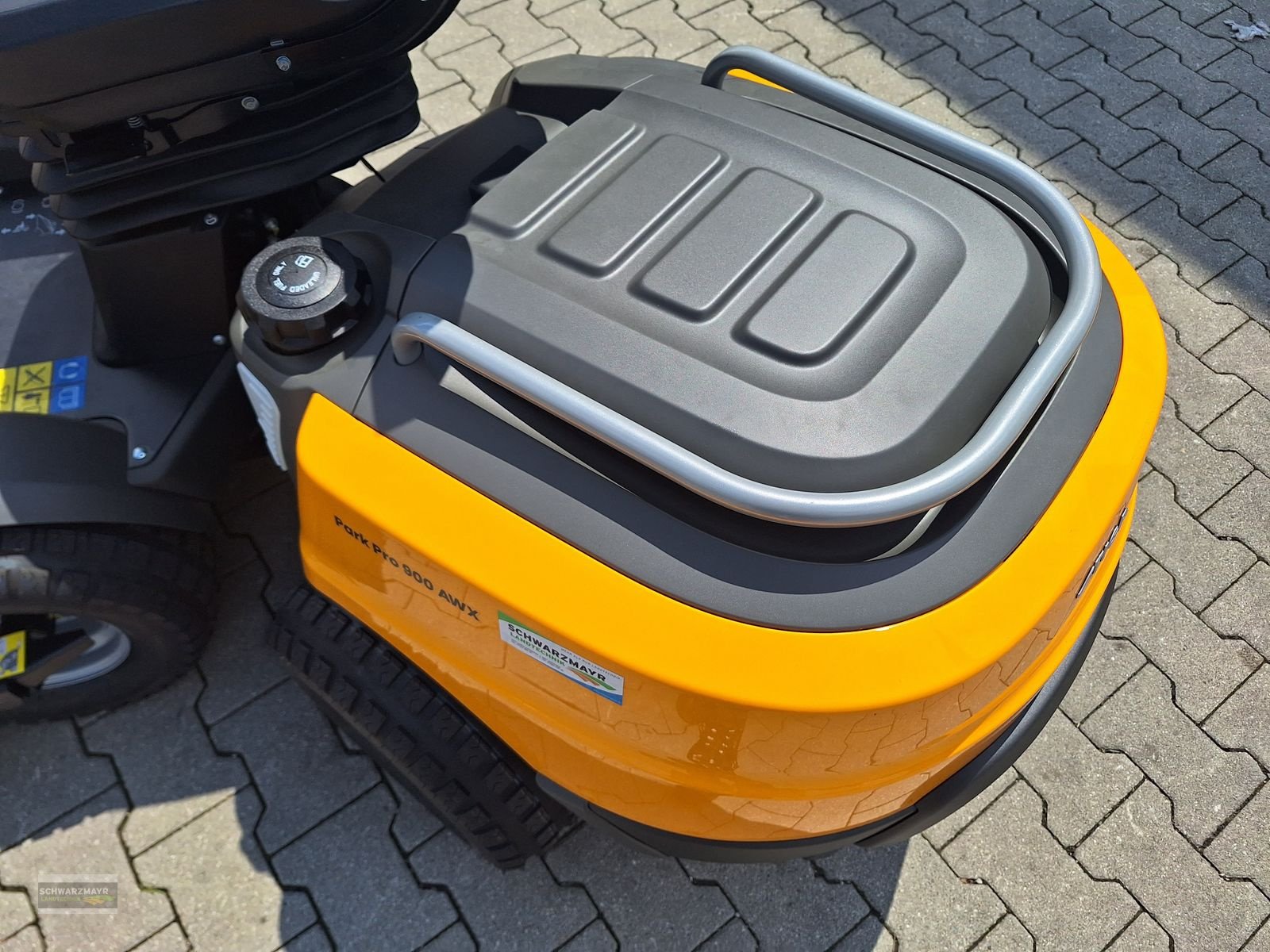 Rasentraktor des Typs Stiga PARK PRO 900 AWX, Neumaschine in Gampern (Bild 10)