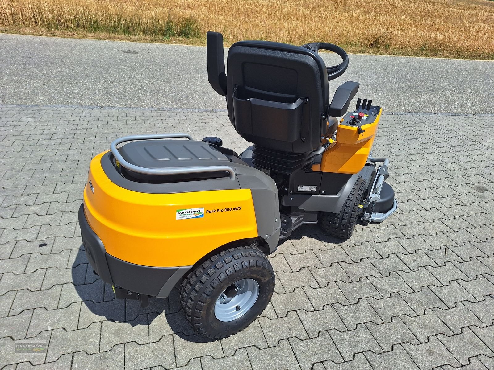 Rasentraktor des Typs Stiga PARK PRO 900 AWX, Neumaschine in Gampern (Bild 5)