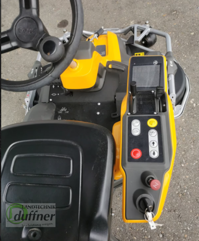 Rasentraktor des Typs Stiga Park Pro 900 WX AWD, Neumaschine in Münsingen (Bild 4)