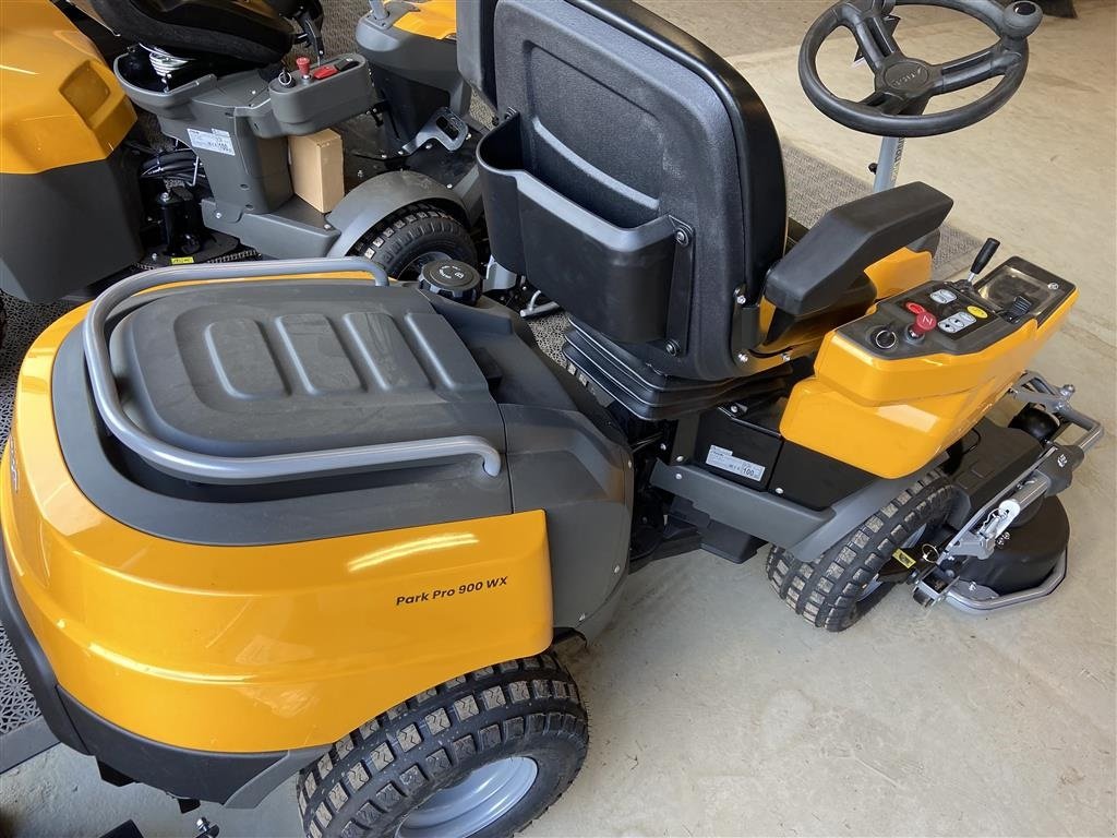 Rasentraktor des Typs Stiga Park PRO 900 WX inkl 125 cm qf bord, Gebrauchtmaschine in Vejle (Bild 3)