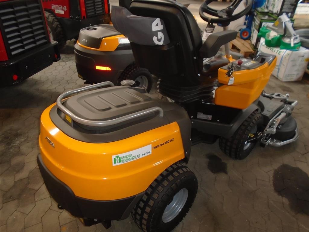 Rasentraktor des Typs Stiga Park PRO 900 WX, Gebrauchtmaschine in Viborg (Bild 3)