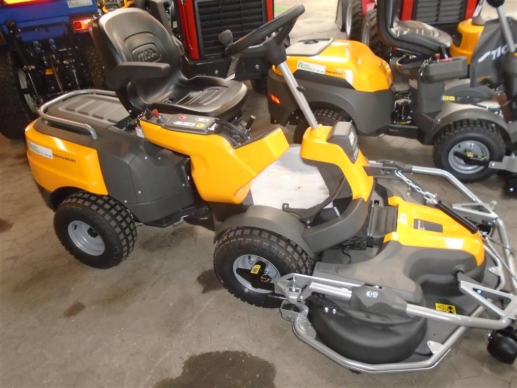 Rasentraktor des Typs Stiga Park PRO 900 WX, Gebrauchtmaschine in Viborg (Bild 2)