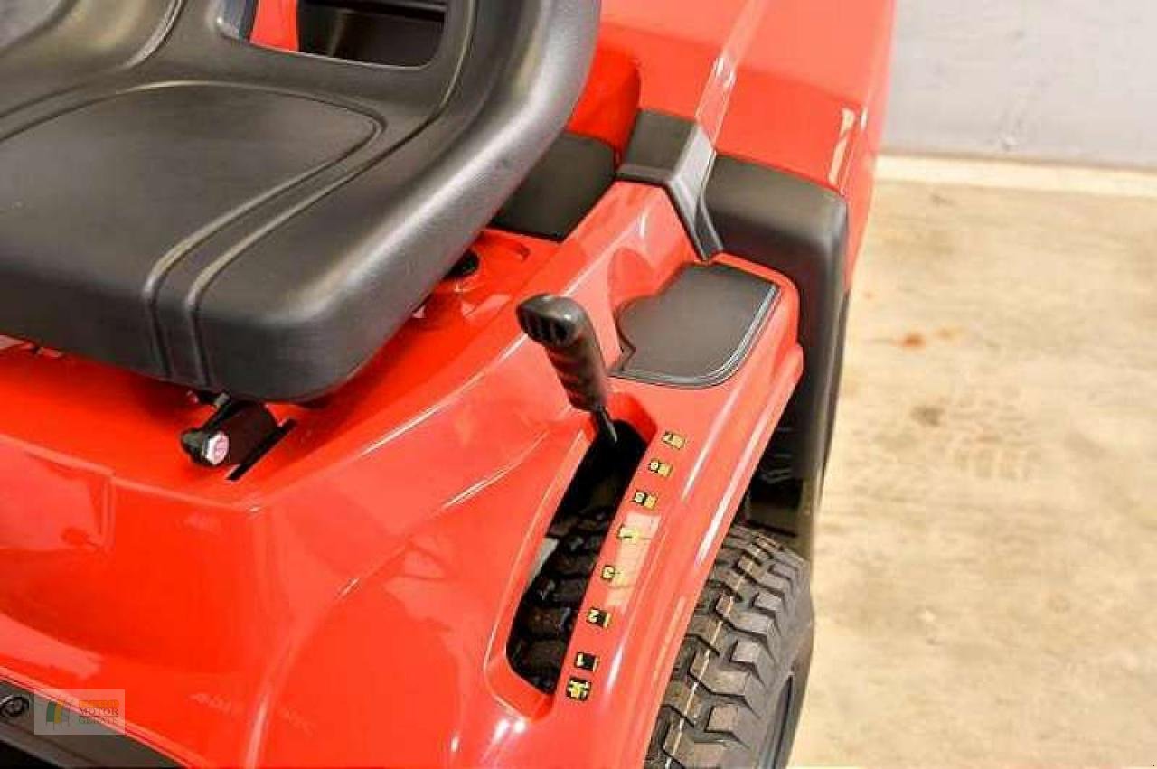 Rasentraktor of the type Stiga RHINO 18/98, Neumaschine in Bremervörde (Picture 2)