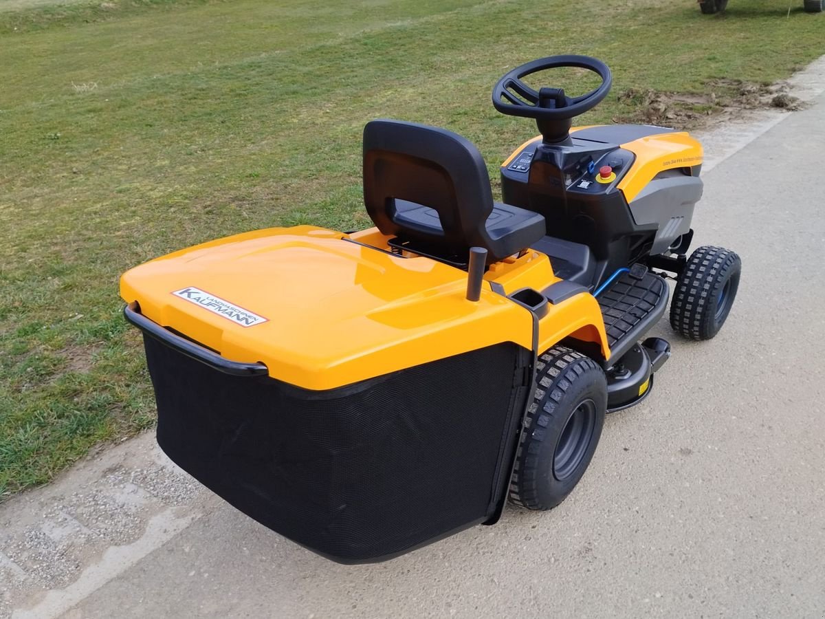 Rasentraktor des Typs Stiga Stiga Estate 384 E Rasentraktor, Neumaschine in NATTERNBACH (Bild 8)