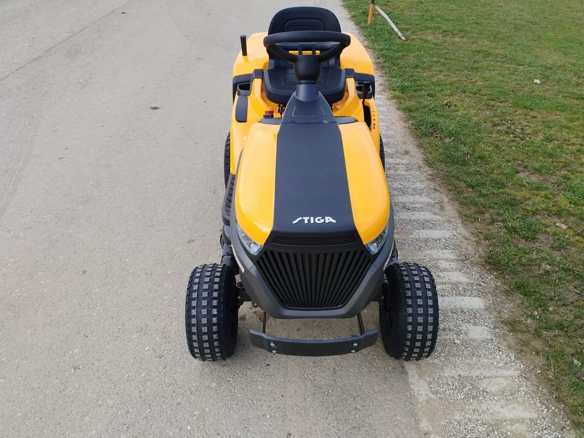 Rasentraktor des Typs Stiga Stiga Estate 384 E Rasentraktor, Neumaschine in NATTERNBACH (Bild 4)