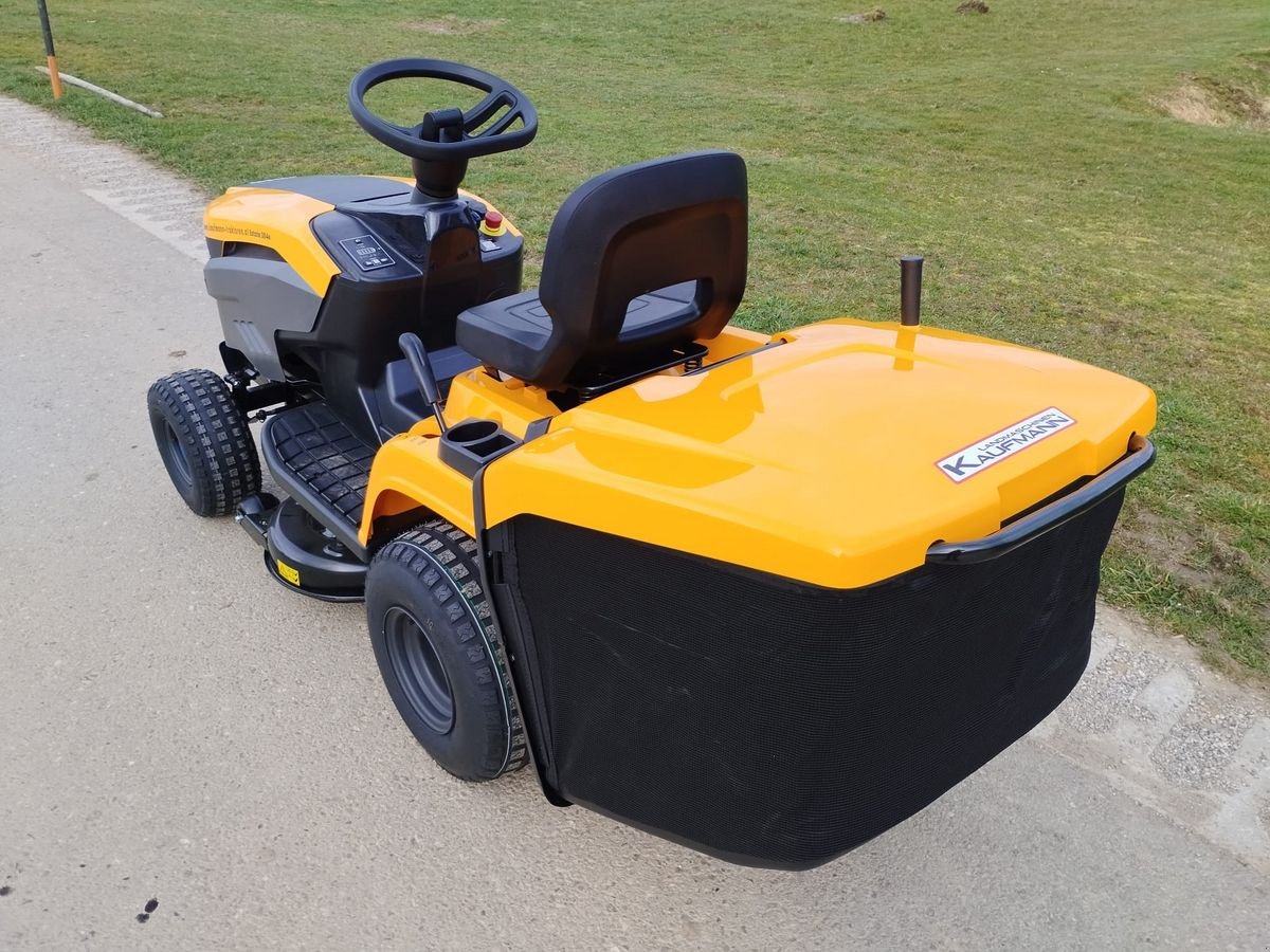 Rasentraktor des Typs Stiga Stiga Estate 384 E Rasentraktor, Neumaschine in NATTERNBACH (Bild 11)