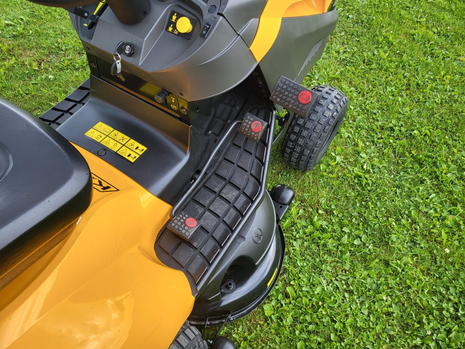 Rasentraktor des Typs Stiga Stiga Estate 7102 W, Neumaschine in NATTERNBACH (Bild 10)